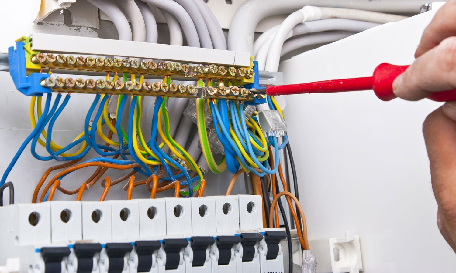 Elektrik Panosu Bakımıyla Güvenliği Kontrol Altına Alın